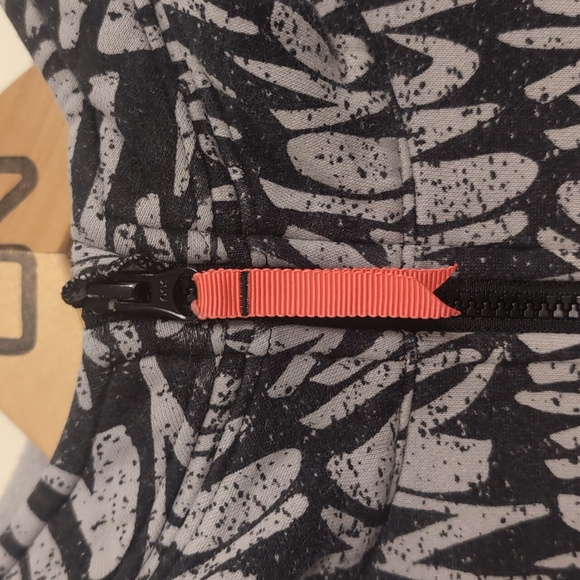 Ivivva zip up hoodie - Picture 5 of 10